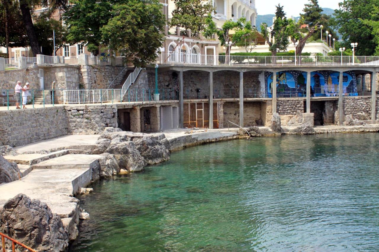 Apartments With A Parking Space Lovran, Opatija - 7869 Bagian luar foto