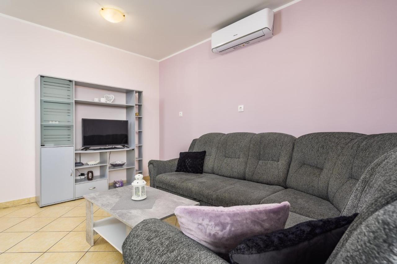Apartments With A Parking Space Lovran, Opatija - 7869 Bagian luar foto
